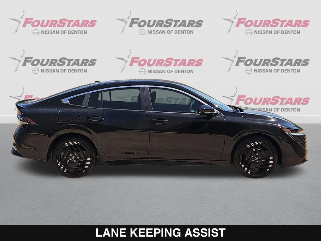 New 2027 Nissan Sentra SR w/ Floor Mat Package FWD image 3