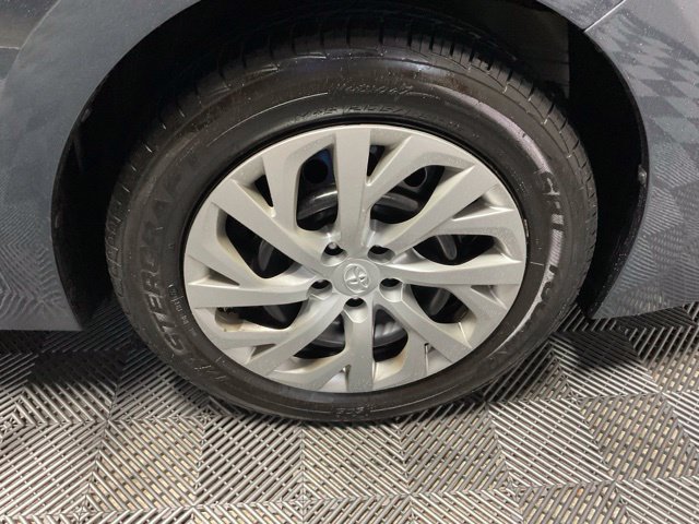 Used 2018 Toyota Corolla LE FWD image 40