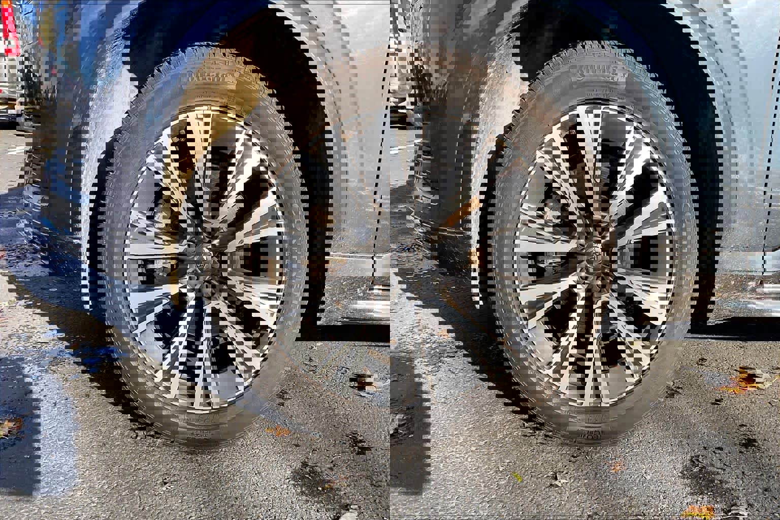 Used 2021 Volvo XC90 T5 Momentum w/ Protection Package Premier image 12