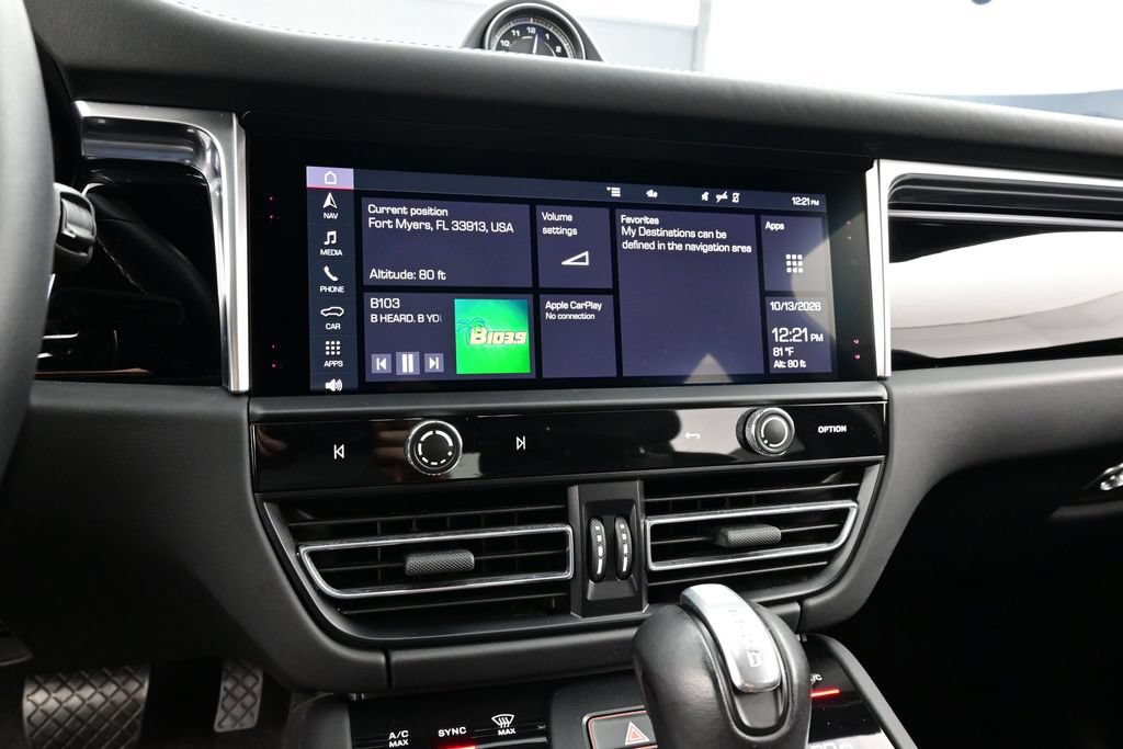 Certified 2023 Porsche Macan AWD/4WD image 10