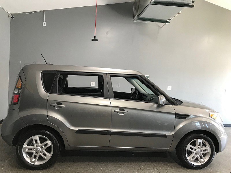 Used 2011 Kia Soul + FWD image 2