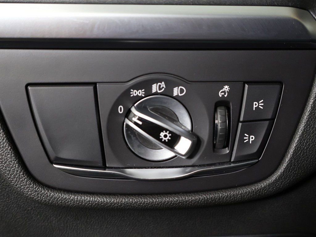 Used 2025 BMW X4 xDrive30i image 44