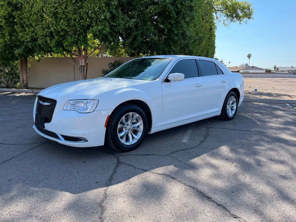 Used 2022 Chrysler 300 Touring image 4