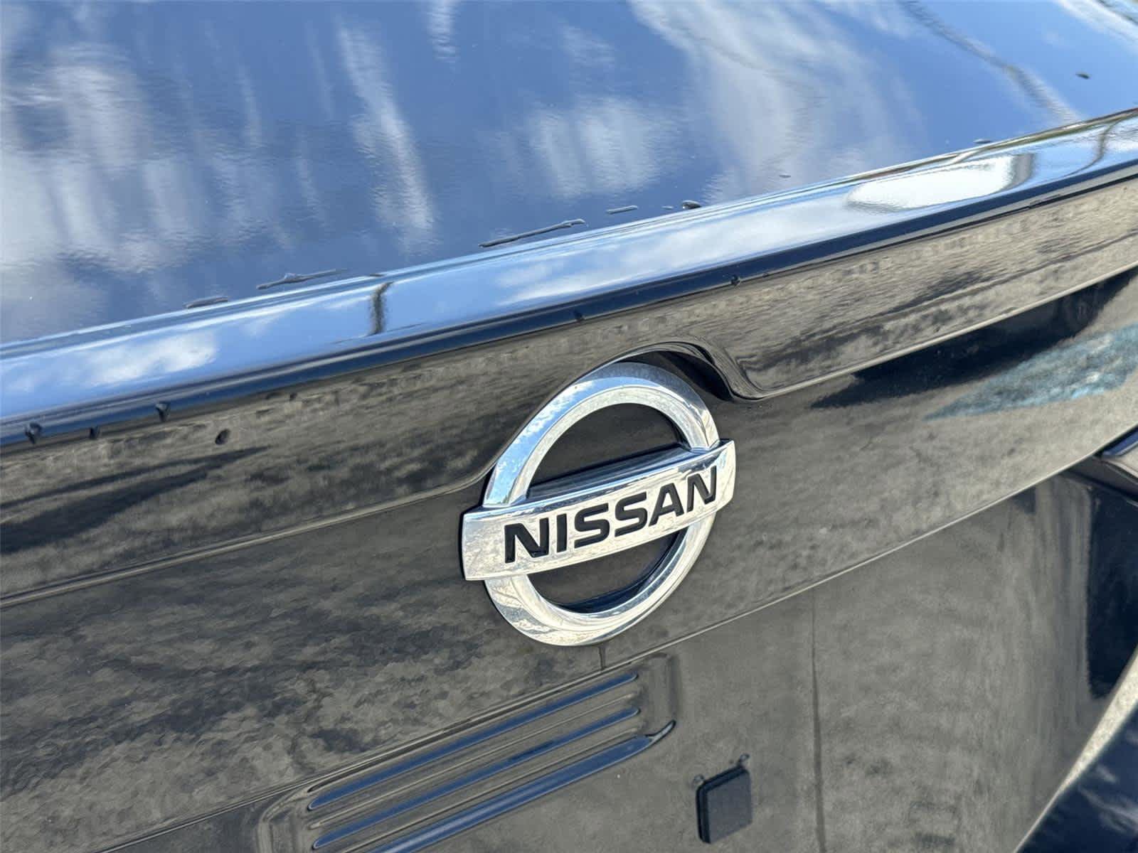 Used 2020 Nissan Sentra SR w/ Premium Package FWD image 10