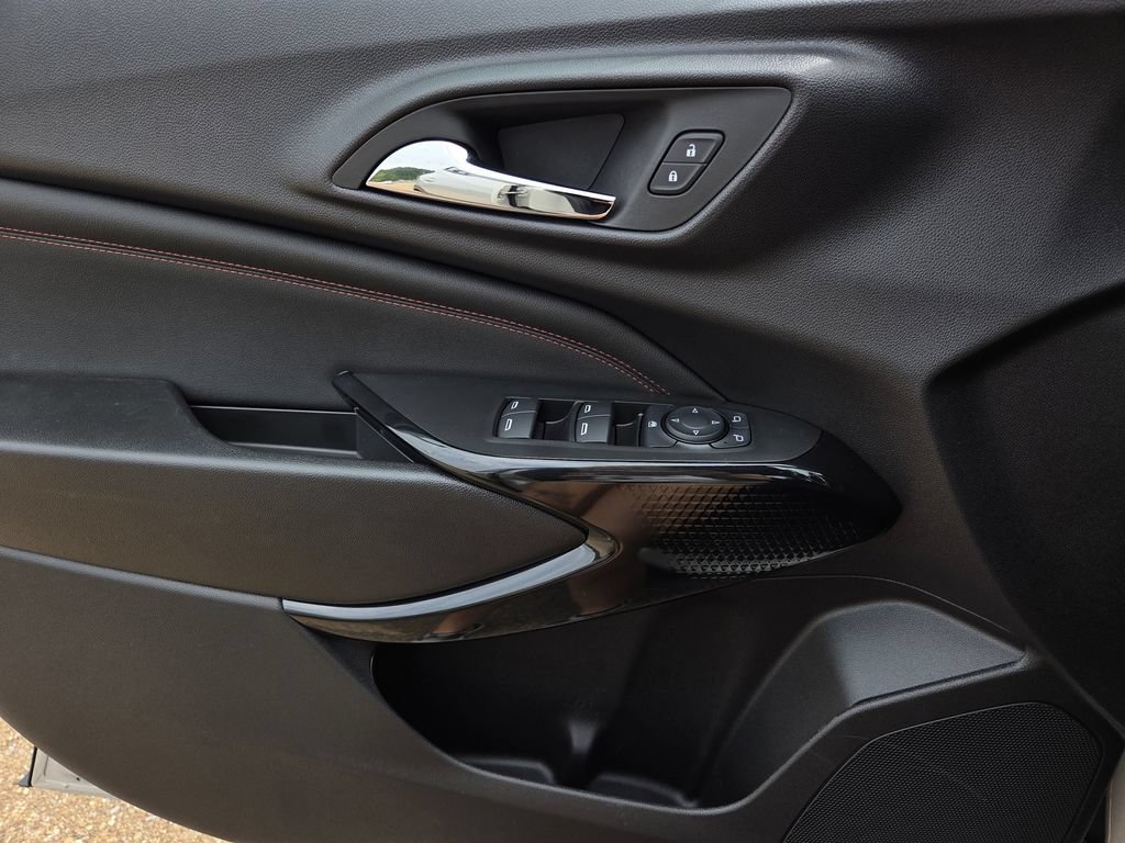 New 2026 Chevrolet Trax RS w/ Driver Confidence Package FWD image 16