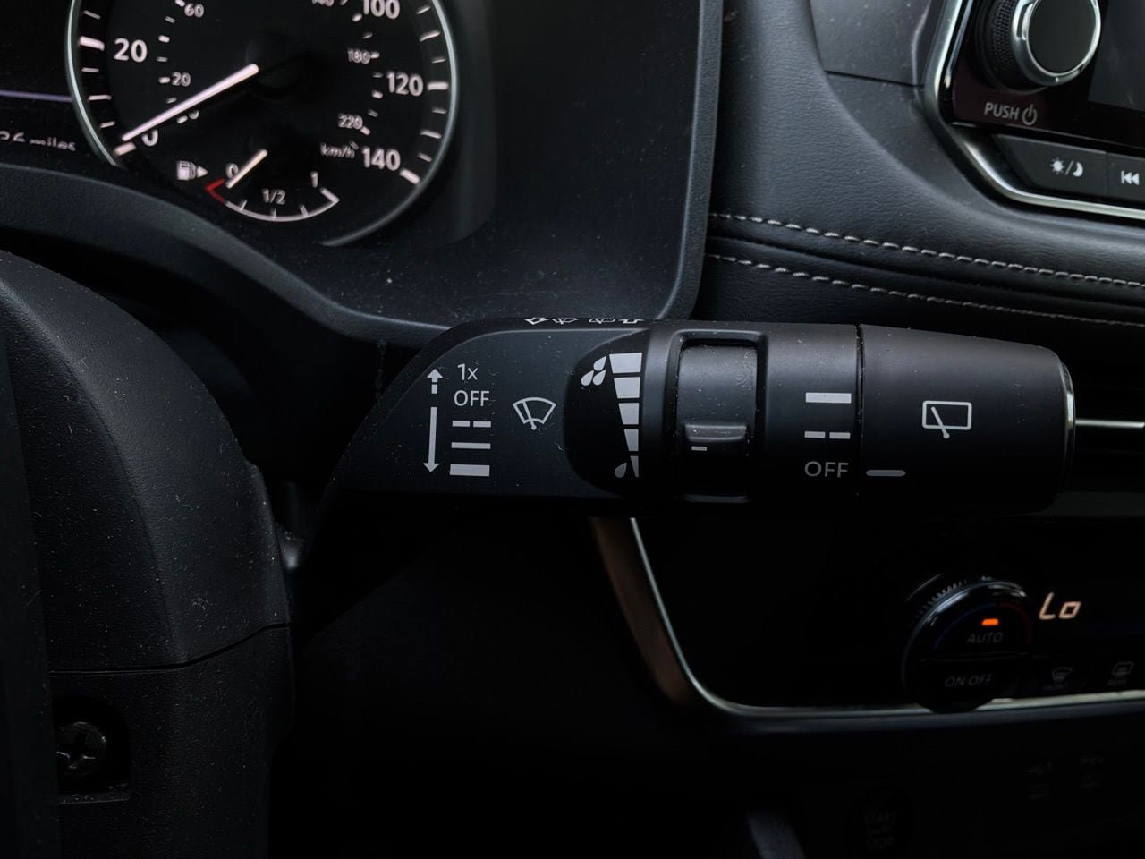 Used 2025 Nissan Rogue SV FWD image 36