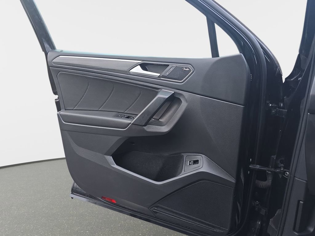 Used 2019 Volkswagen Tiguan S image 27