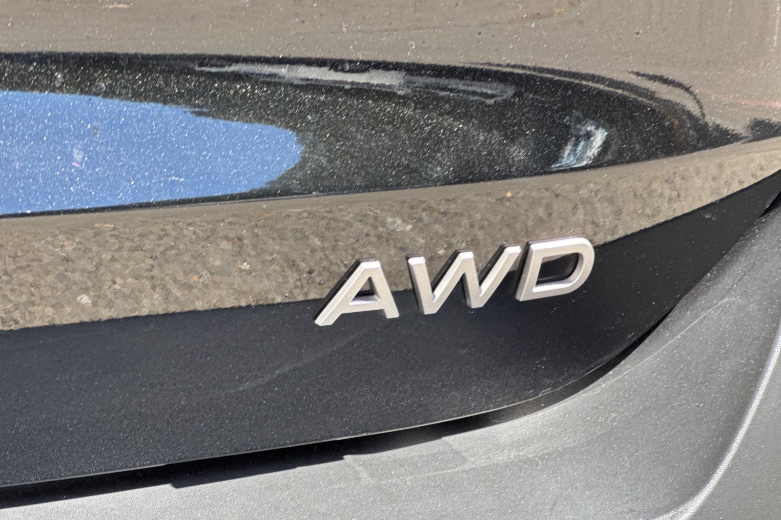 Used 2025 Nissan Kicks SV AWD/4WD image 27
