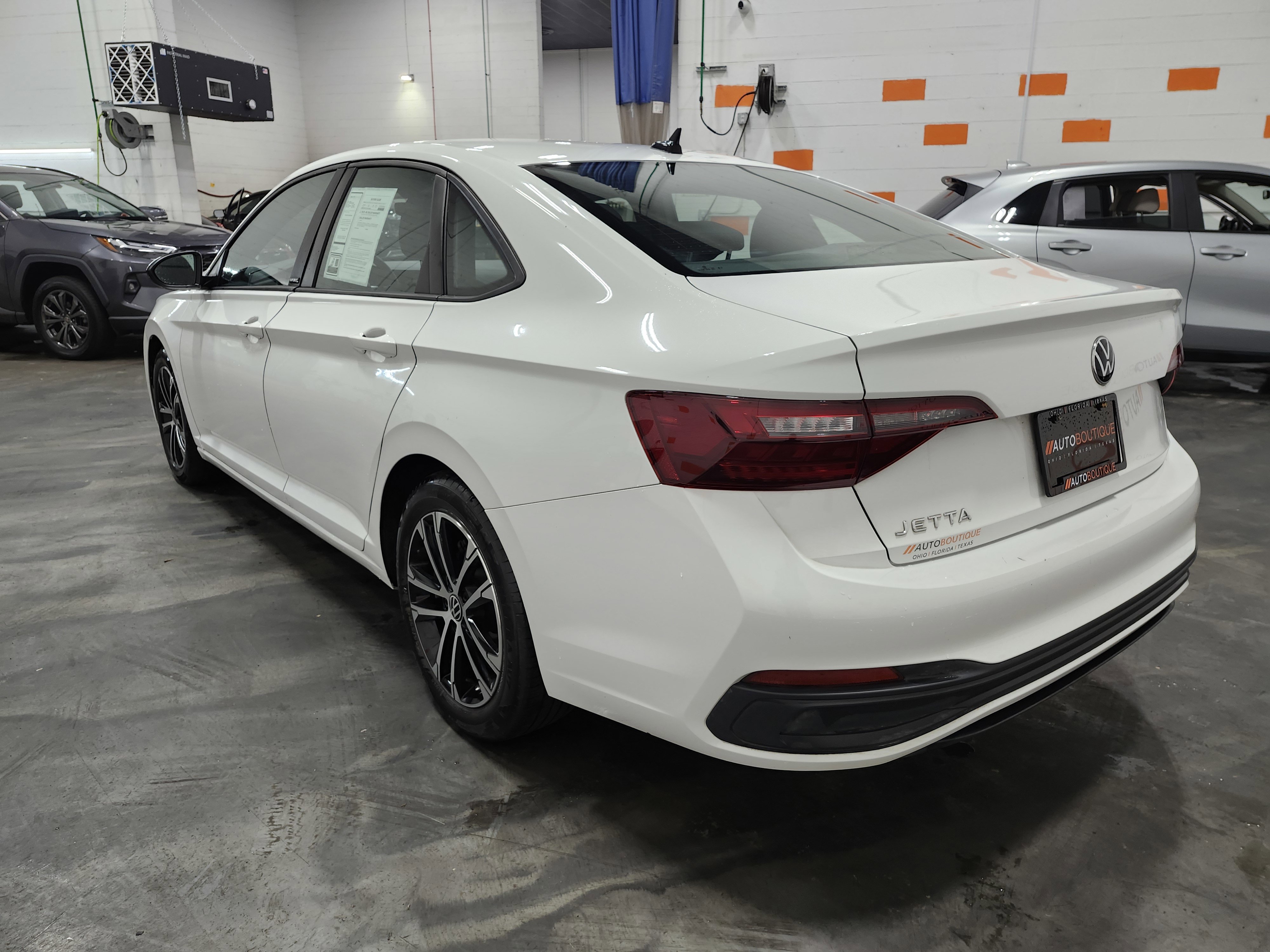 Used 2023 Volkswagen Jetta Sport image 13