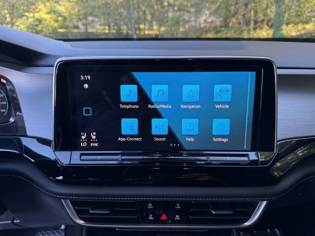 Used 2024 Volkswagen Atlas Cross Sport SE FWD image 19