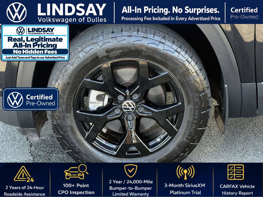 Used 2024 Volkswagen Atlas Peak Edition SE AWD/4WD image 9