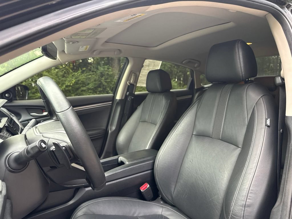 Used 2019 Honda Civic Touring image 17