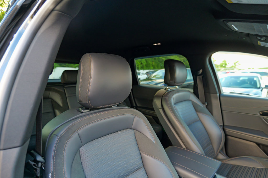 Used 2024 Lincoln Nautilus Reserve w/ Jet Appearance Package (87T) AWD/4WD image 37