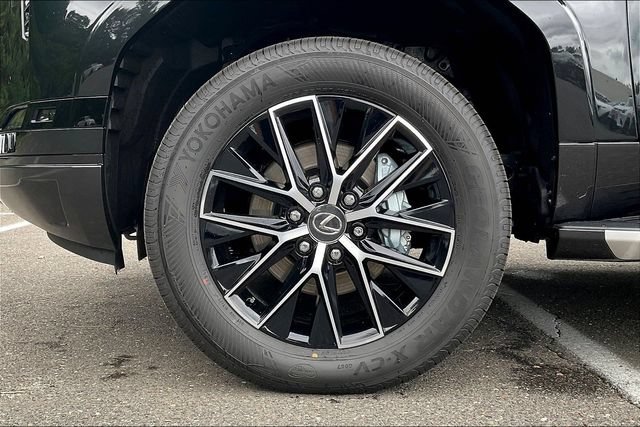 New 2026 Lexus GX 550 w/ Cold Area Package AWD/4WD image 12