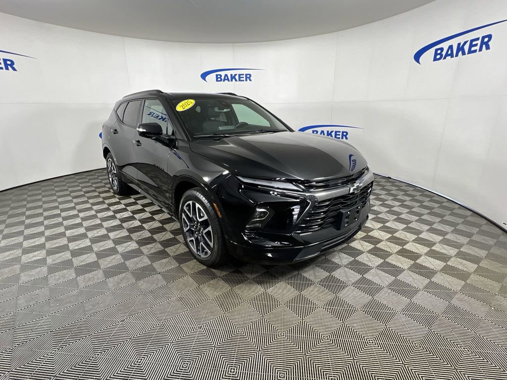Used 2025 Chevrolet Blazer RS w/ Enhanced Convenience Package AWD/4WD image 2