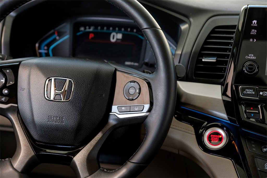 Used 2023 Honda Odyssey Touring image 17