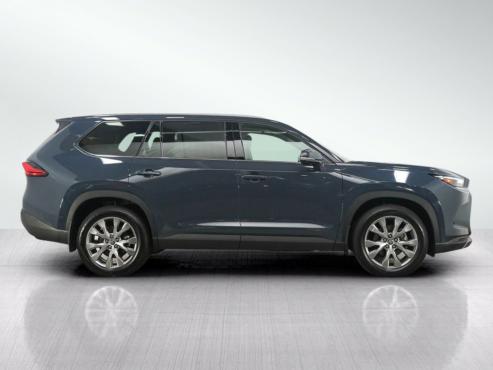 Used 2024 Toyota Grand Highlander AWD image 6