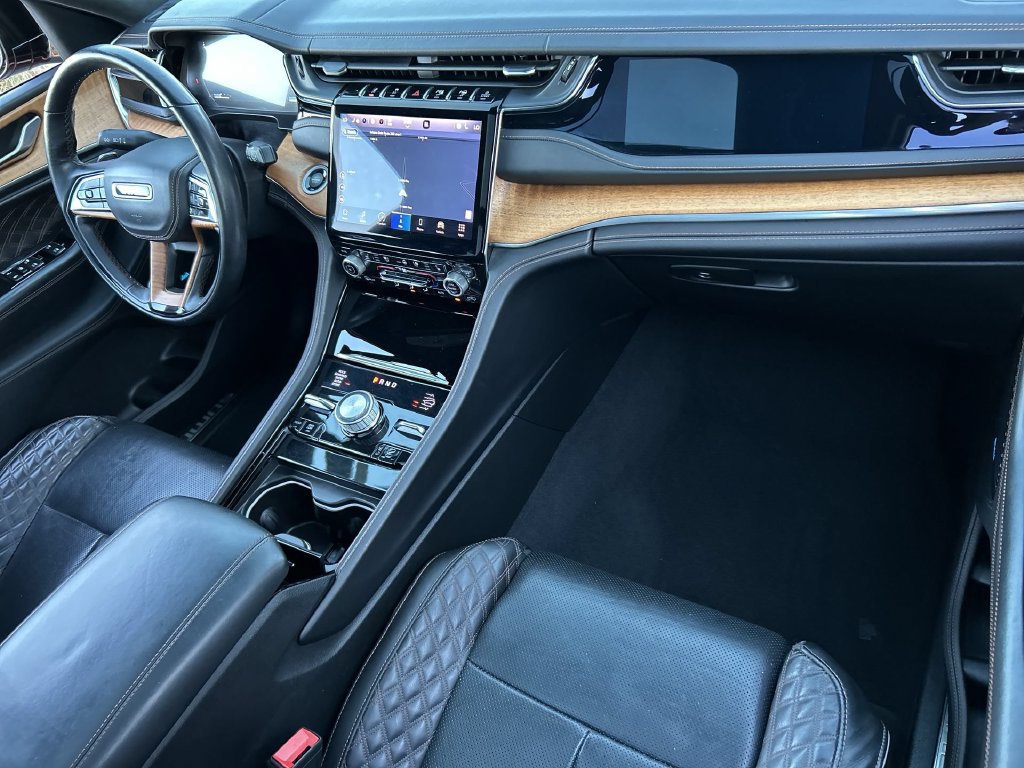 Used 2022 Jeep Grand Cherokee L Summit AWD/4WD image 29