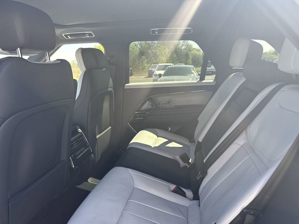 Used 2025 Land Rover Range Rover Sport Dynamic SE image 32