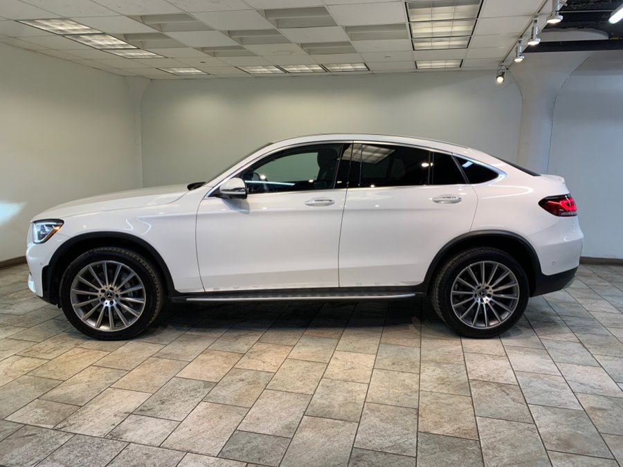 Used 2022 Mercedes-Benz GLC 300 4MATIC Coupe image 4
