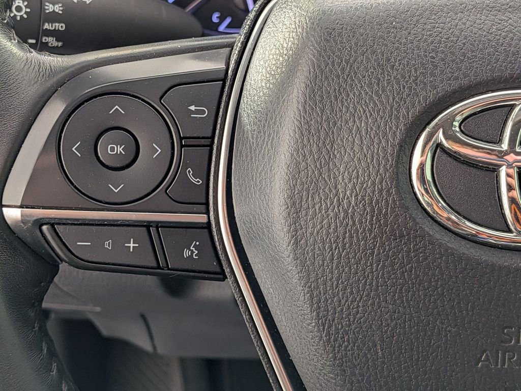 Used 2020 Toyota Camry XLE FWD image 14