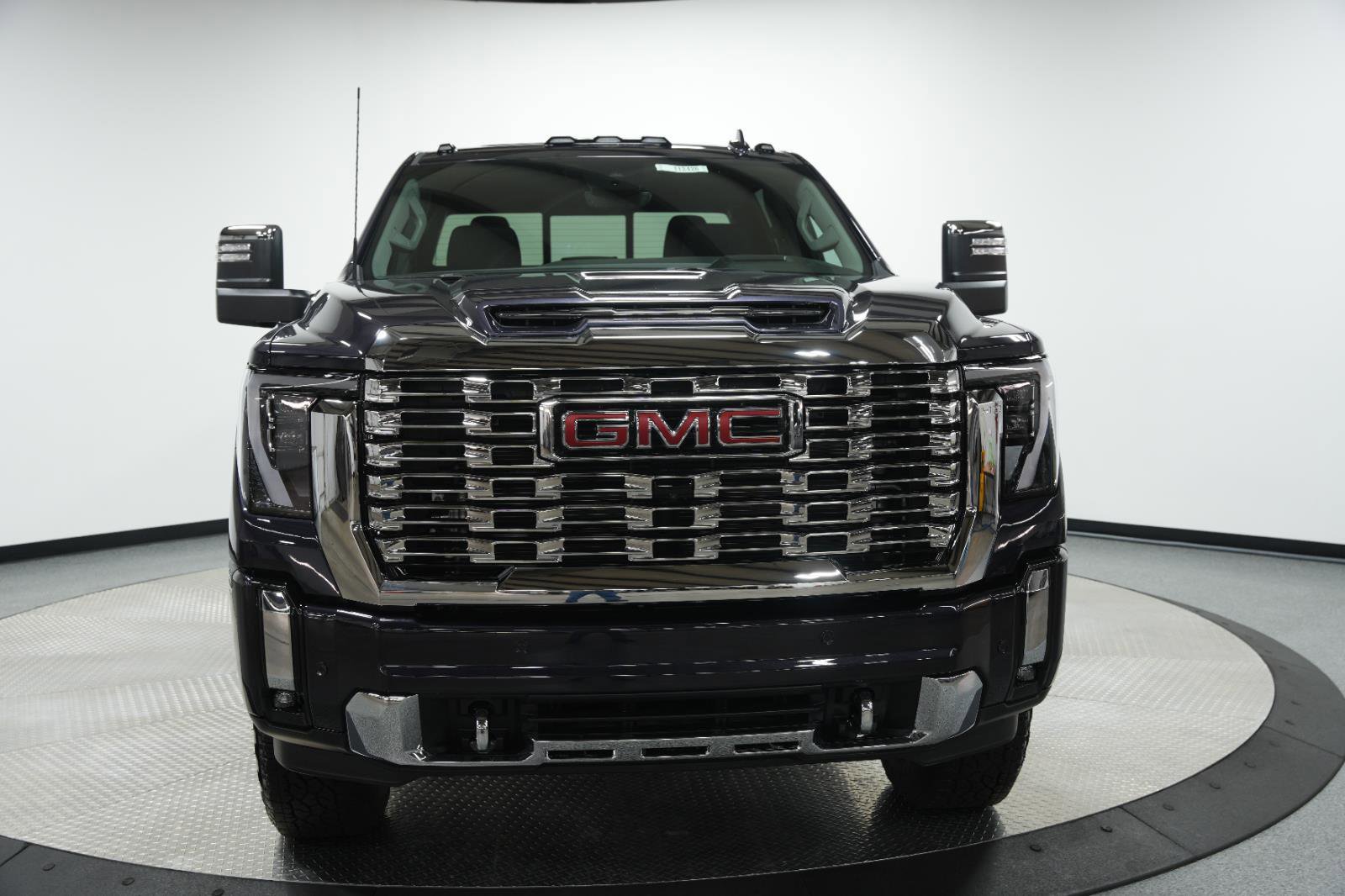 New 2026 GMC Sierra 2500 Denali w/ Denali Reserve Package AWD/4WD image 2