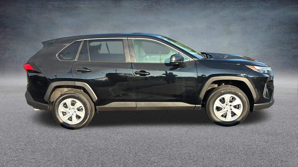 Used 2025 Toyota RAV4 LE AWD/4WD image 28