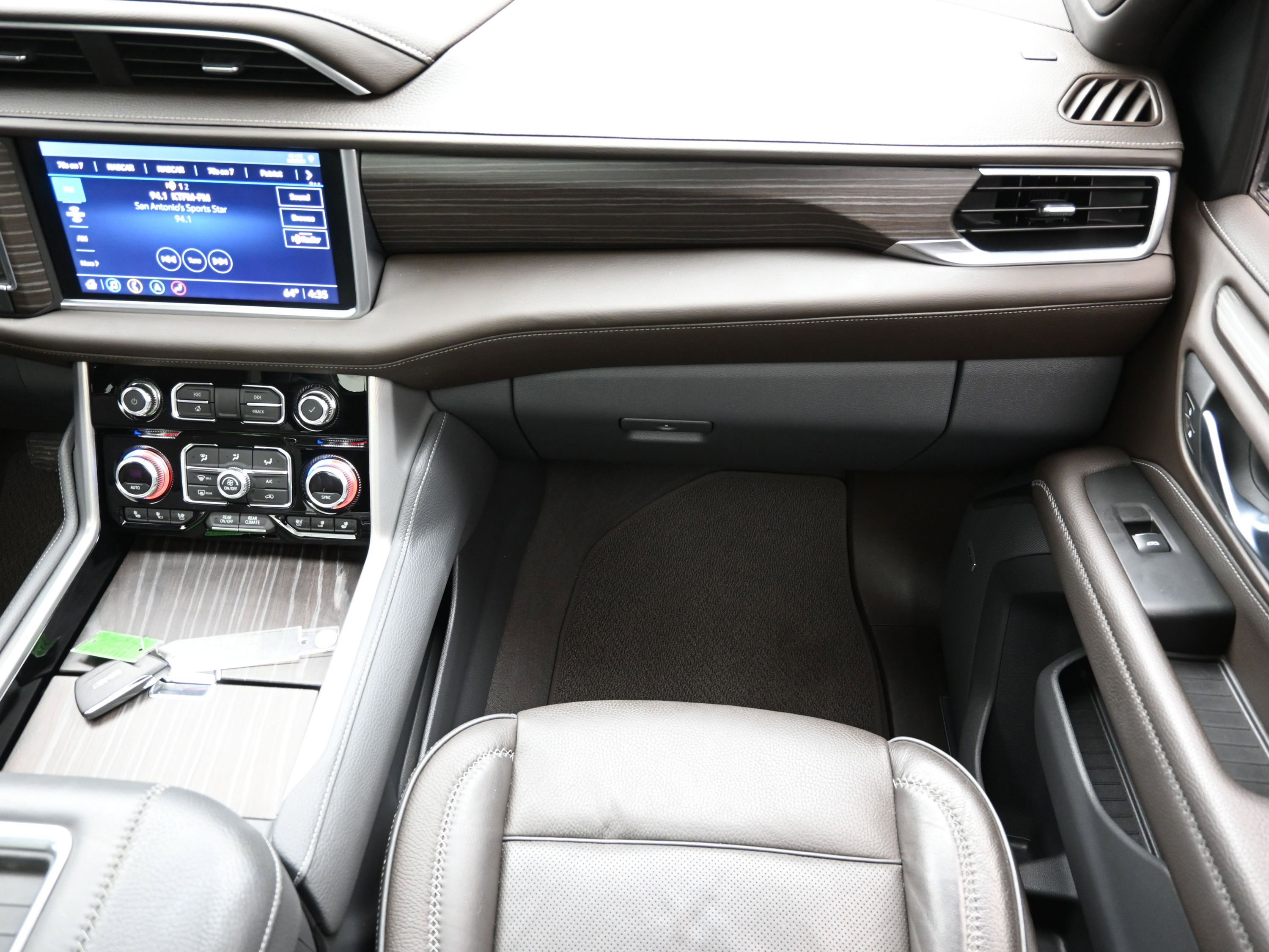 Used 2021 GMC Yukon Denali w/ Denali Ultimate Package image 40