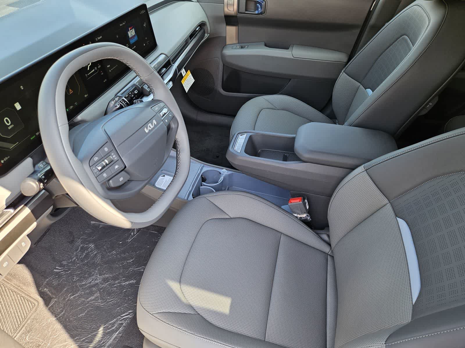 New 2027 Kia EV3 Wind FWD image 2