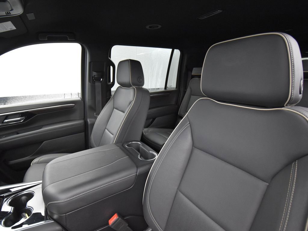 Used 2025 Chevrolet Suburban Premier image 14