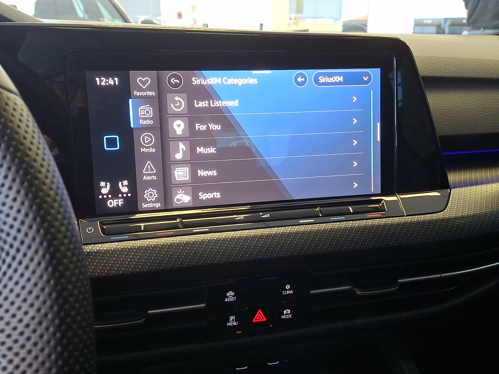 Used 2022 Volkswagen Golf R image 14