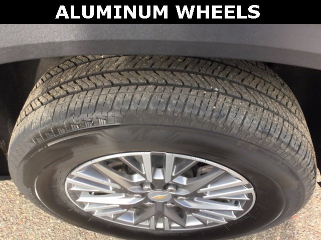 Used 2025 Chevrolet Traverse LT image 29