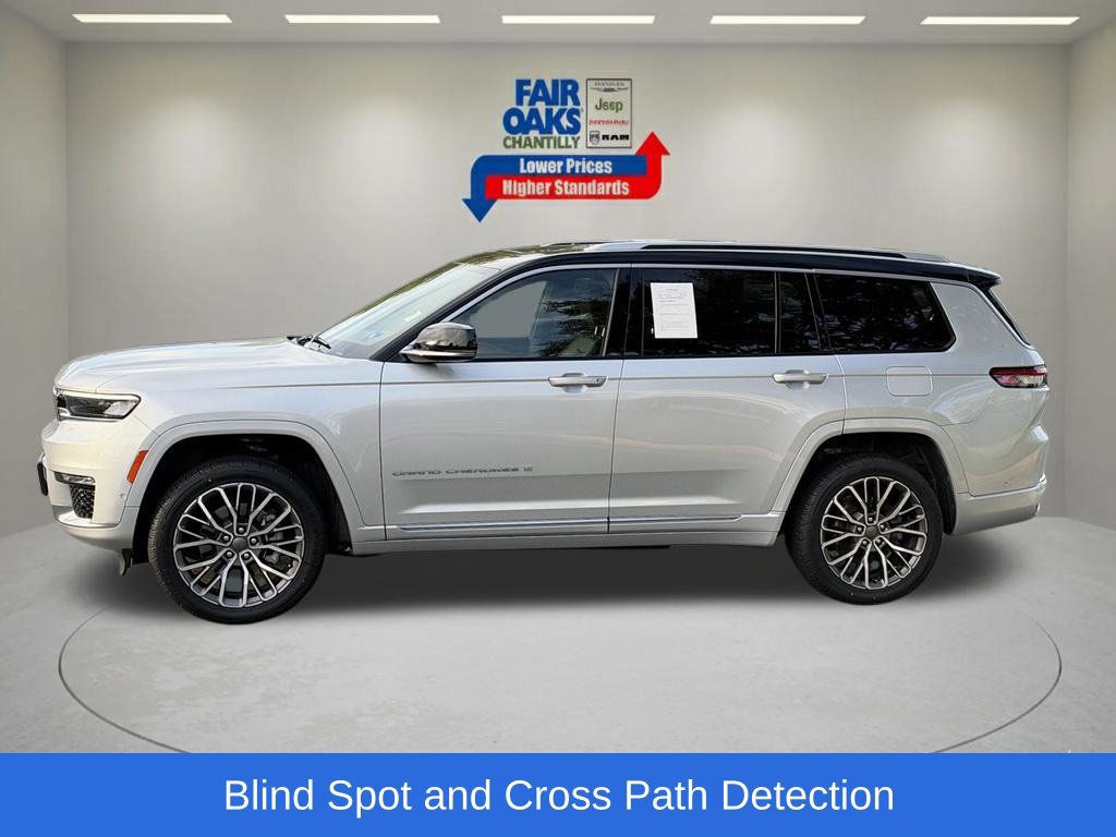 Used 2023 Jeep Grand Cherokee L Summit AWD/4WD image 11