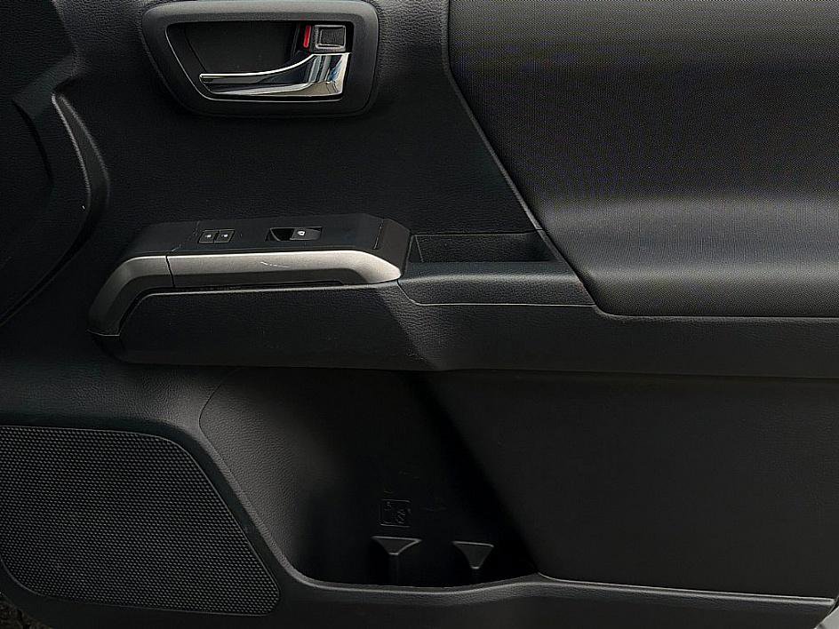 Used 2021 Toyota Tacoma TRD Sport image 26