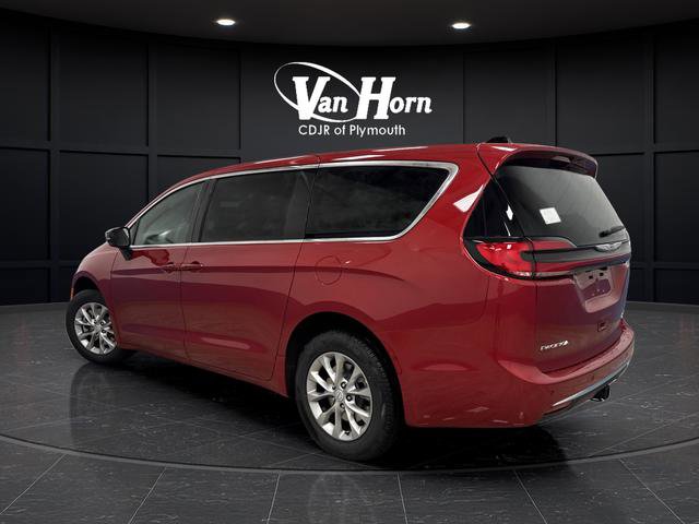 New 2026 Chrysler Pacifica Limited w/ Trailer Tow Group image 3