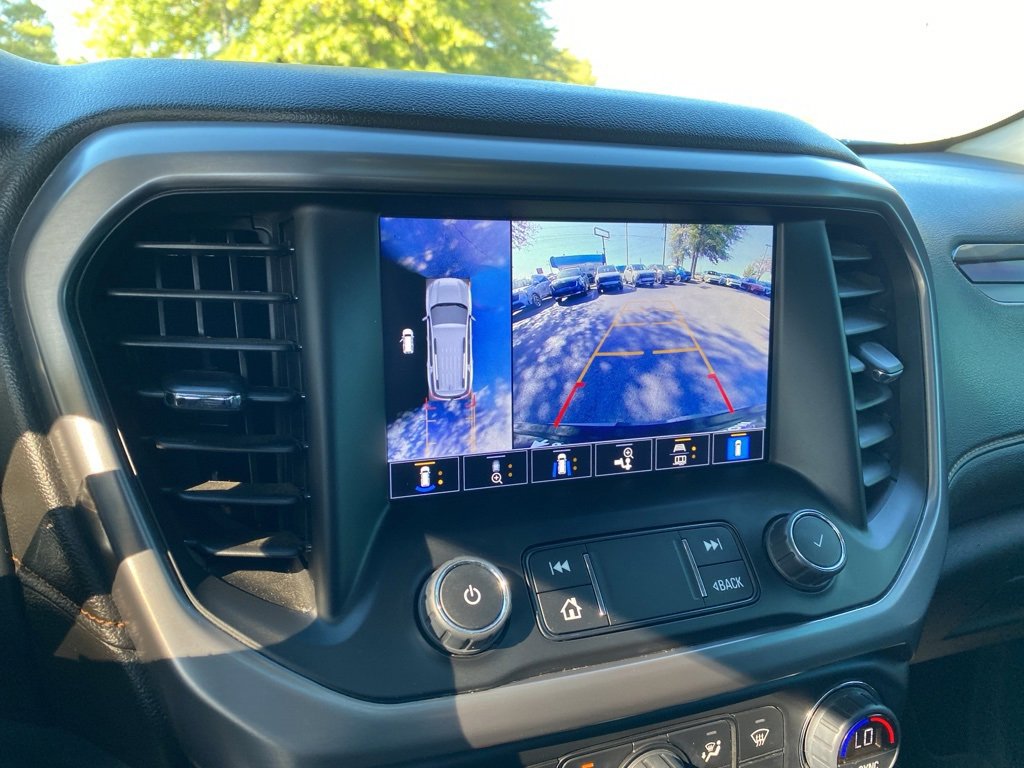 Used 2022 GMC Acadia AT4 w/ Technology Package image 17
