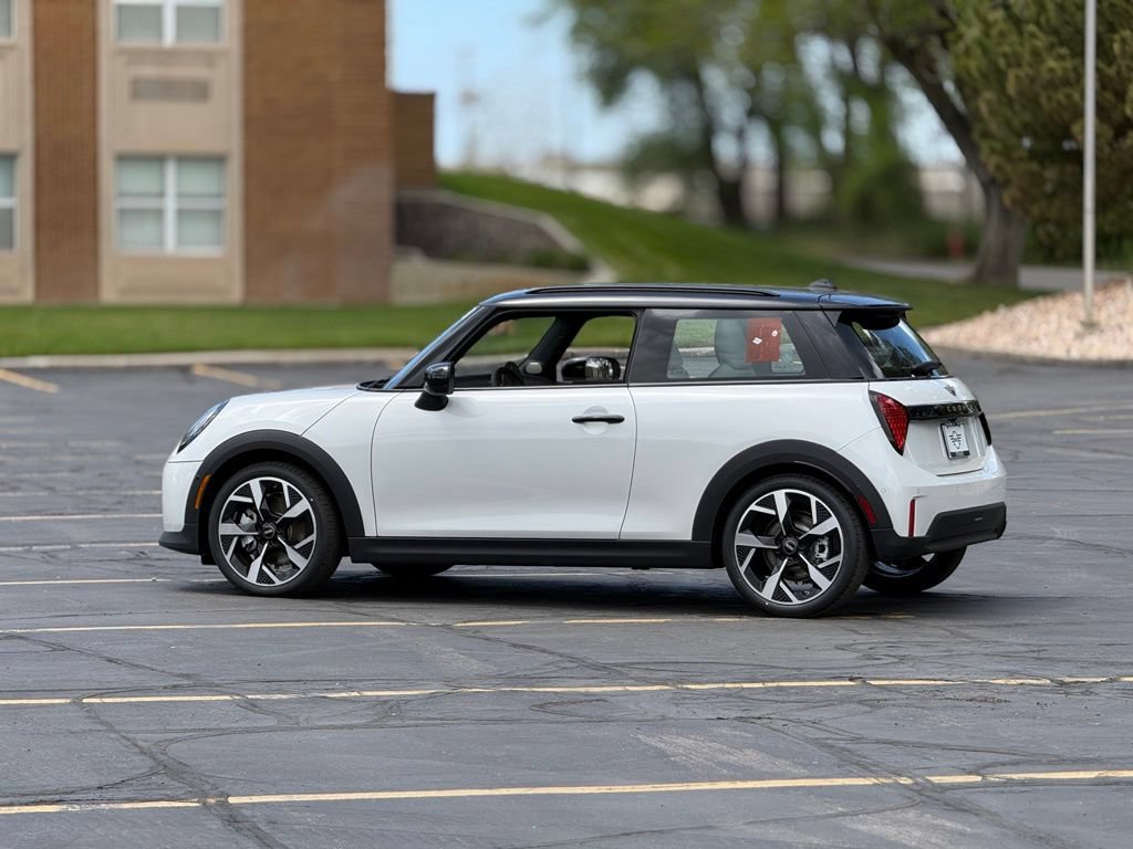 New 2026 MINI Cooper 2-Door Hardtop FWD image 7