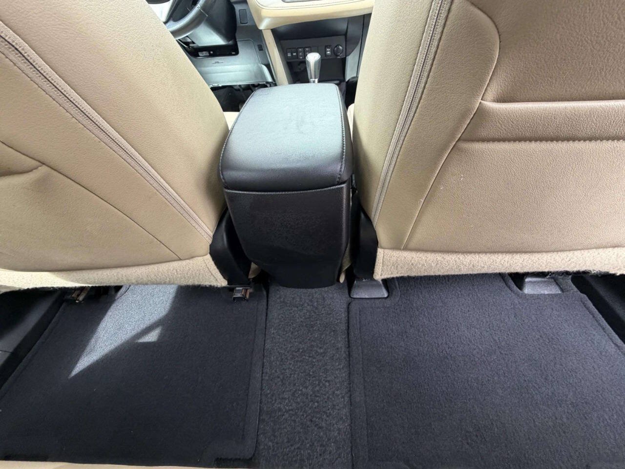 Used 2013 Toyota RAV4 Limited AWD/4WD image 33