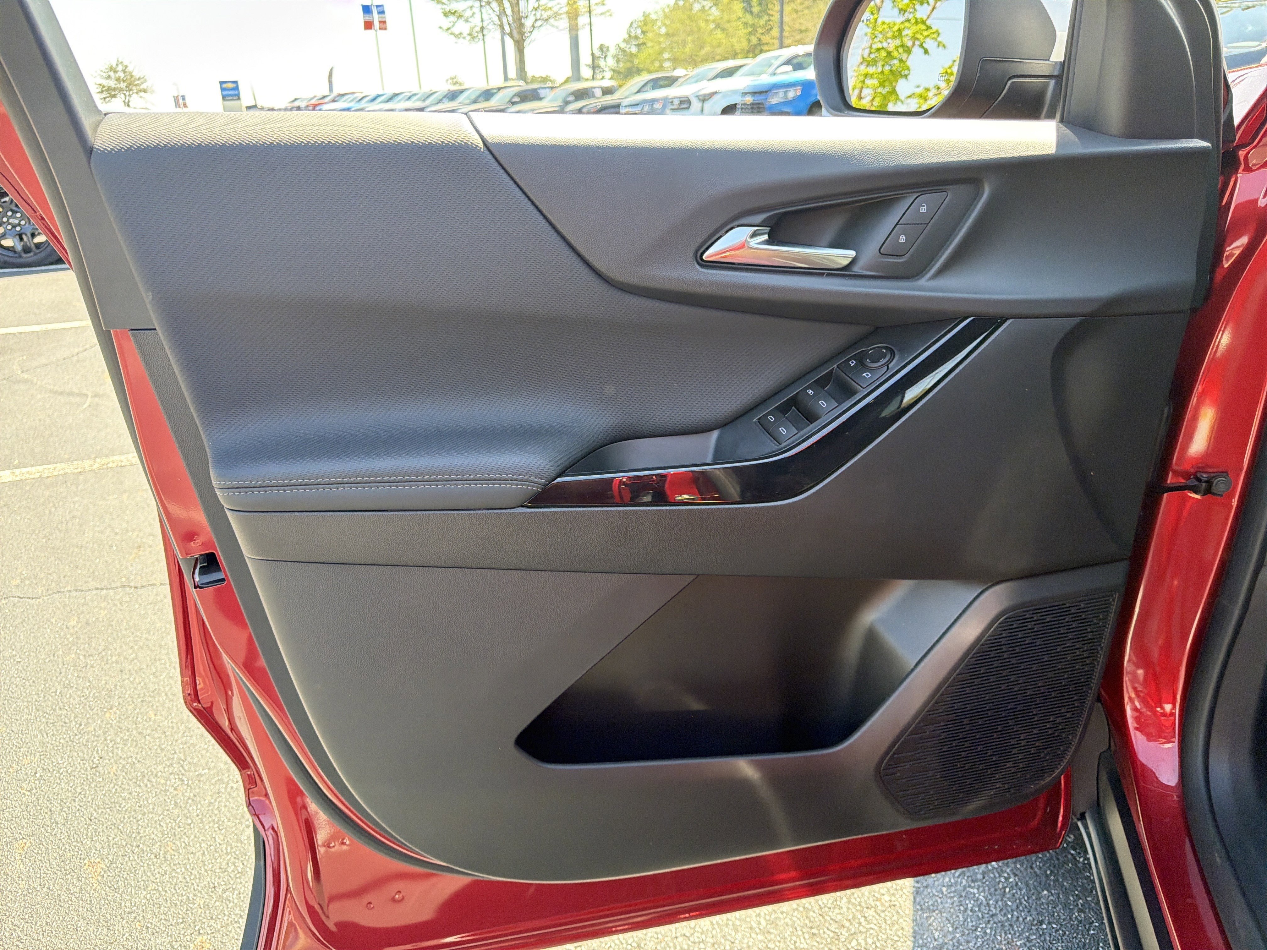 Used 2026 Chevrolet Equinox LT w/ Safety and Technology Package image 10