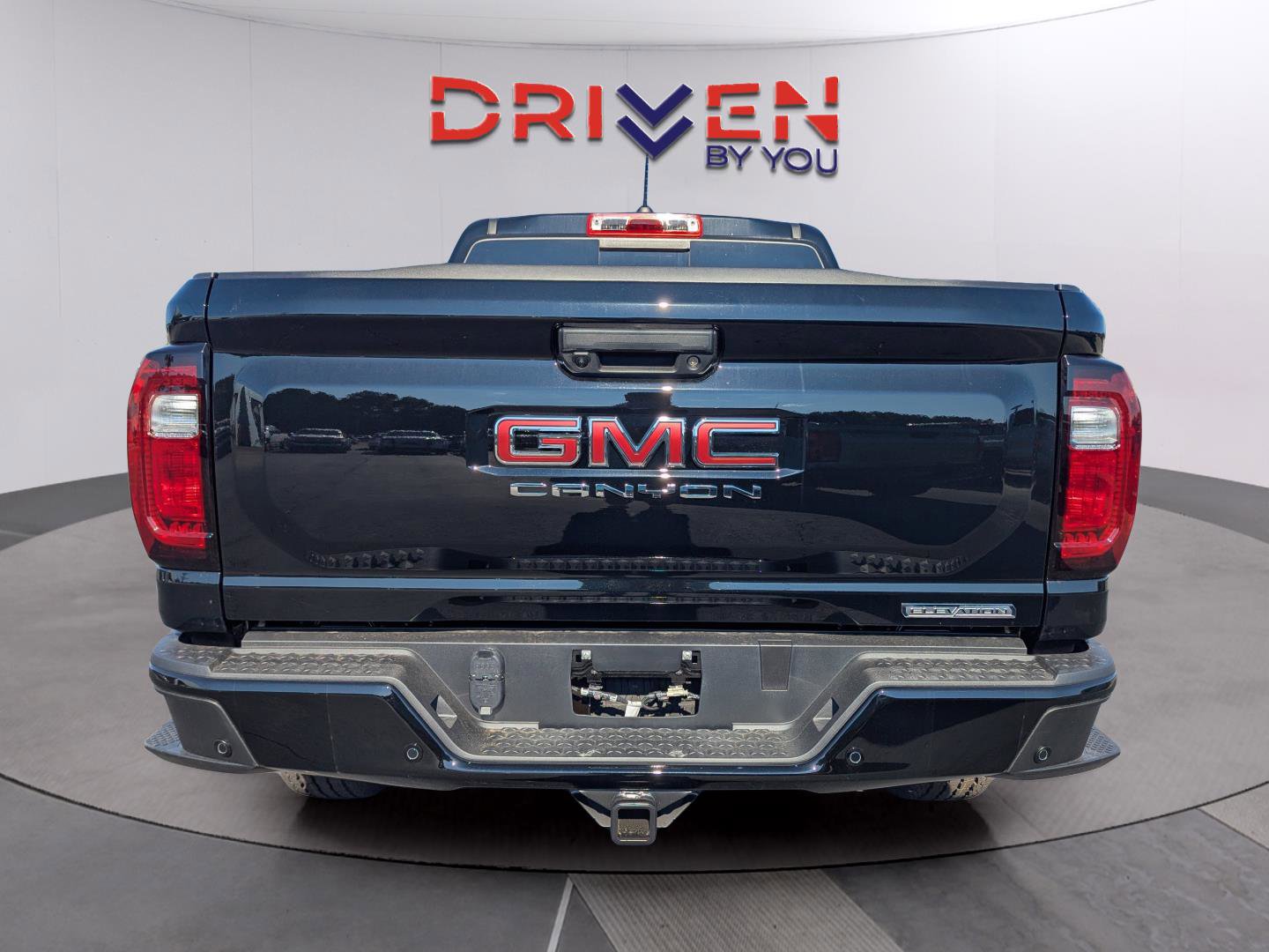 New 2026 GMC Canyon Elevation w/ Convenience Package image 4