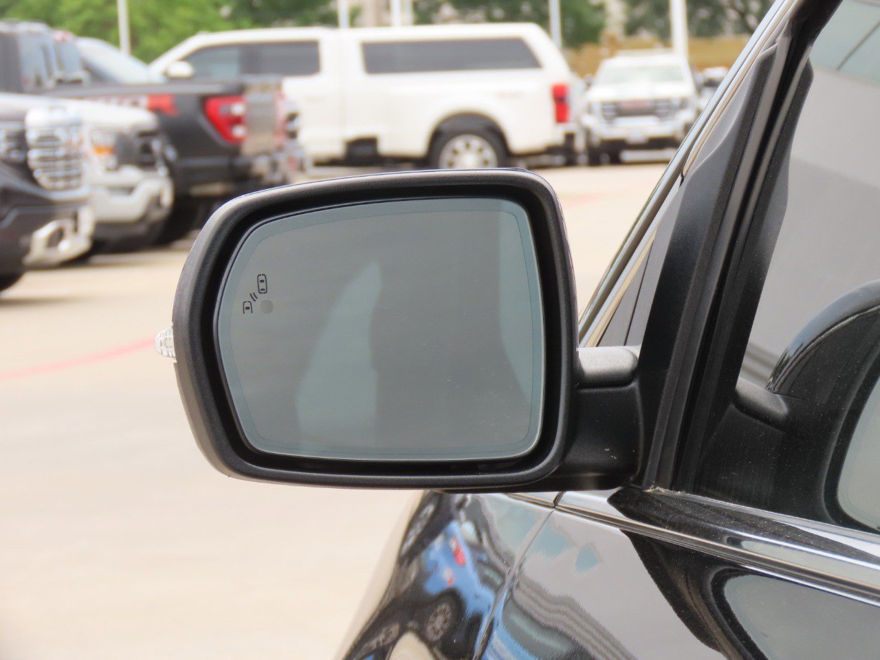 Used 2017 Ford Edge Titanium w/ Equipment Group 302A FWD image 19