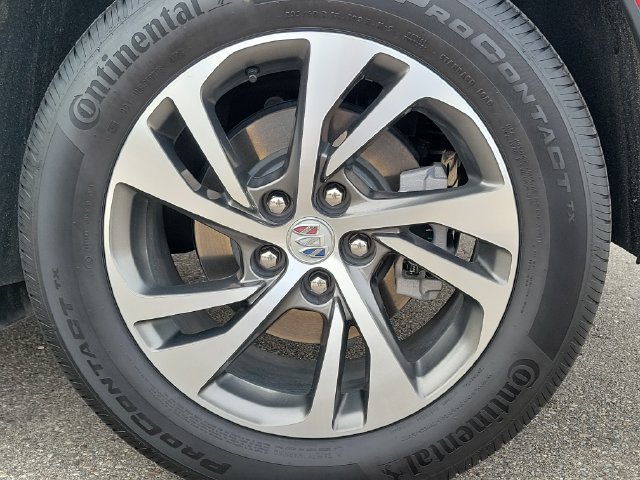Certified 2023 Buick Envision Essence AWD/4WD image 38