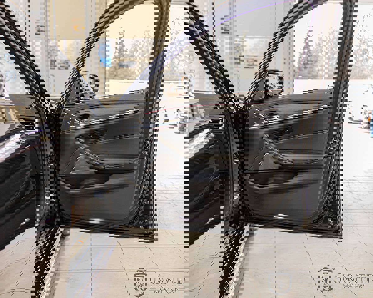 Used 2021 BMW 530e xDrive w/ Executive Package image 45