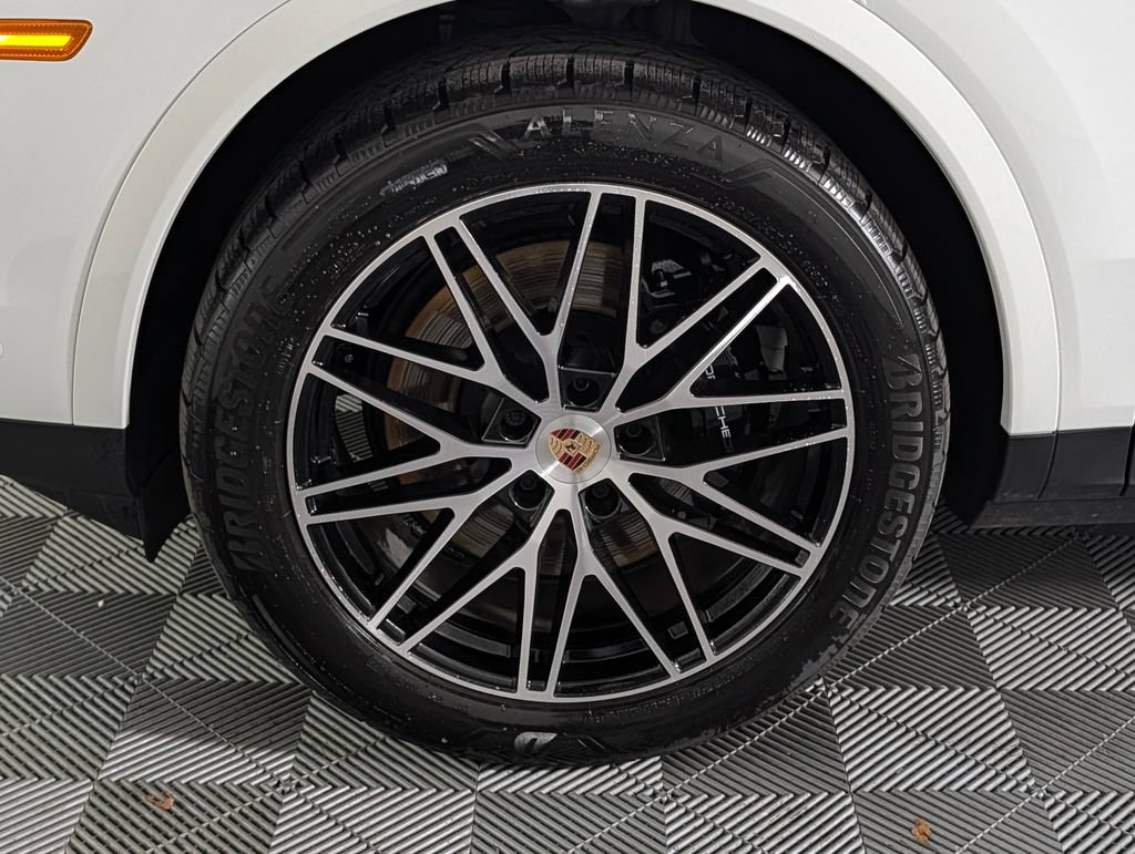 New 2026 Porsche Cayenne Coupe AWD/4WD image 11