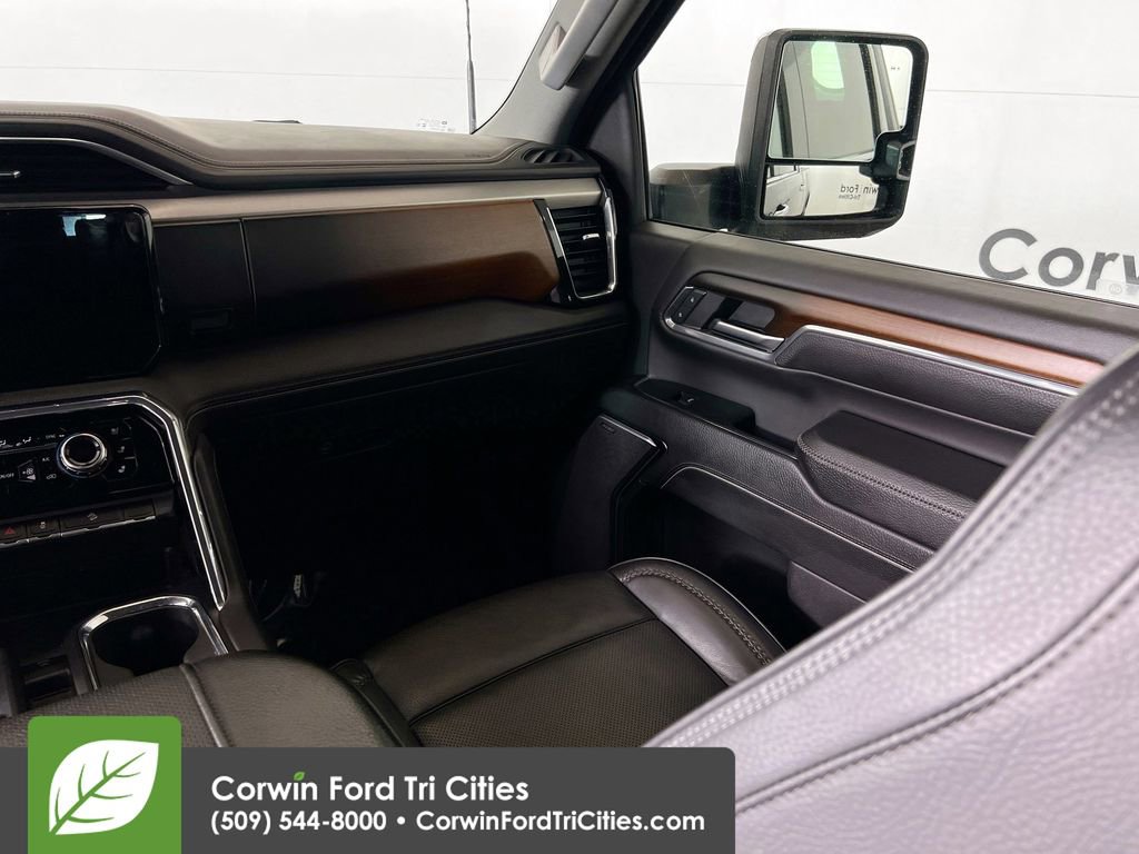 Used 2024 GMC Sierra 3500 Denali w/ Technology Package image 27