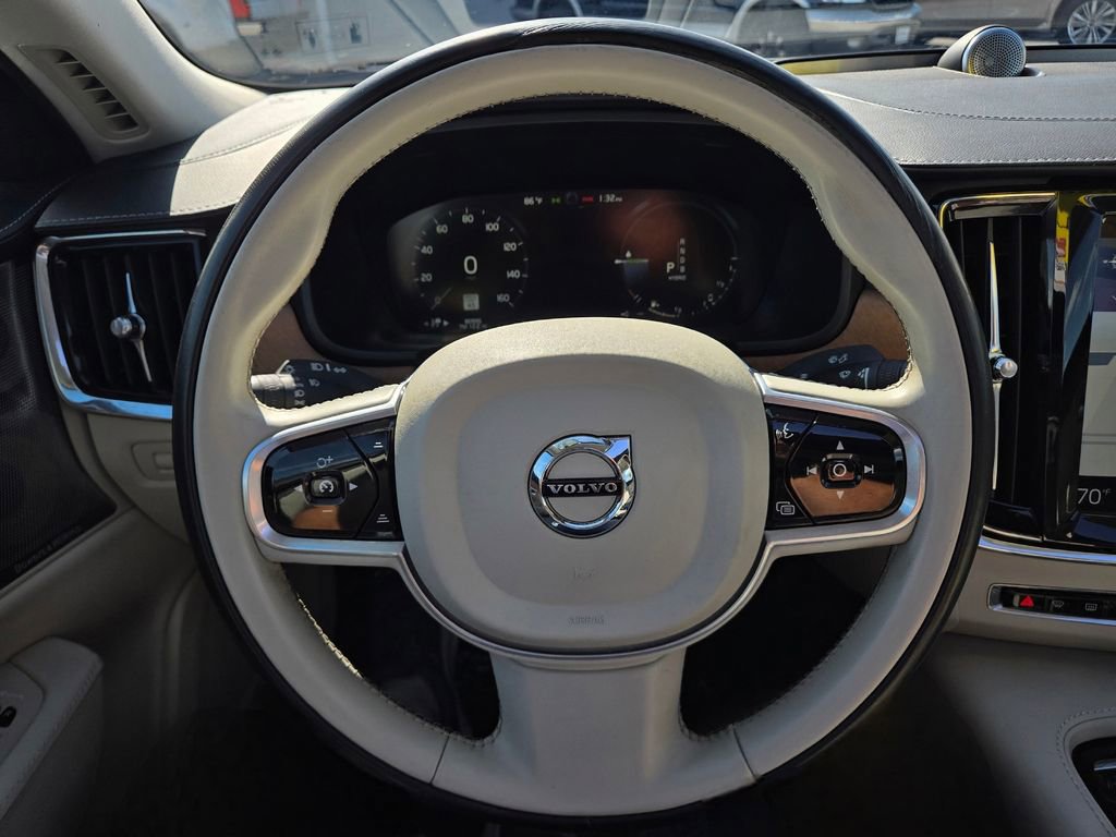 Used 2018 Volvo S90 T8 Inscription w/ Convenience Package image 29