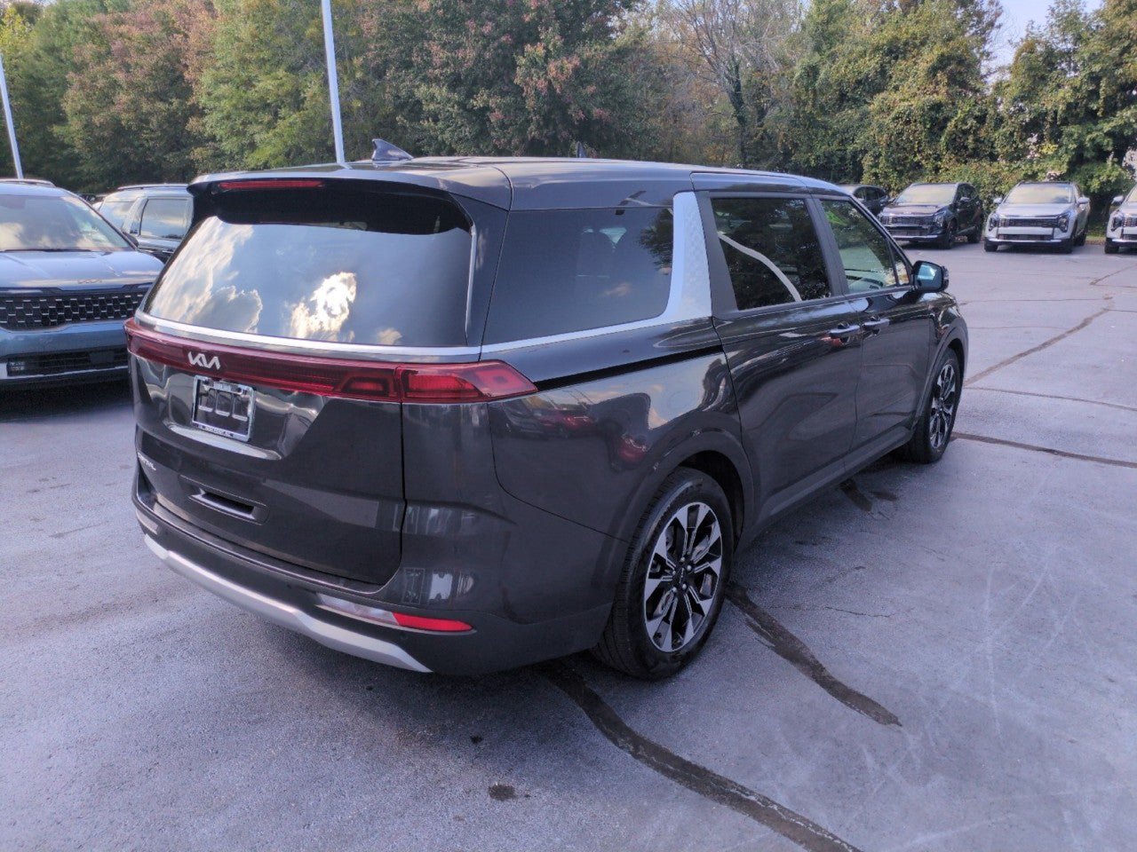Certified 2024 Kia Carnival EX FWD image 7