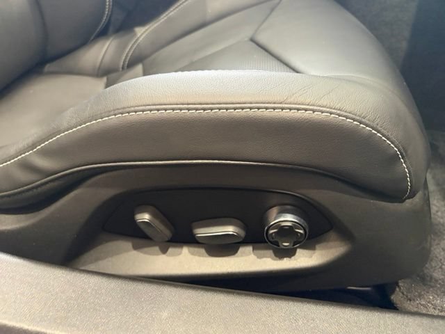 Used 2022 Chevrolet Corvette Stingray Preferred Conv w/ Battery Protection Package RWD image 34