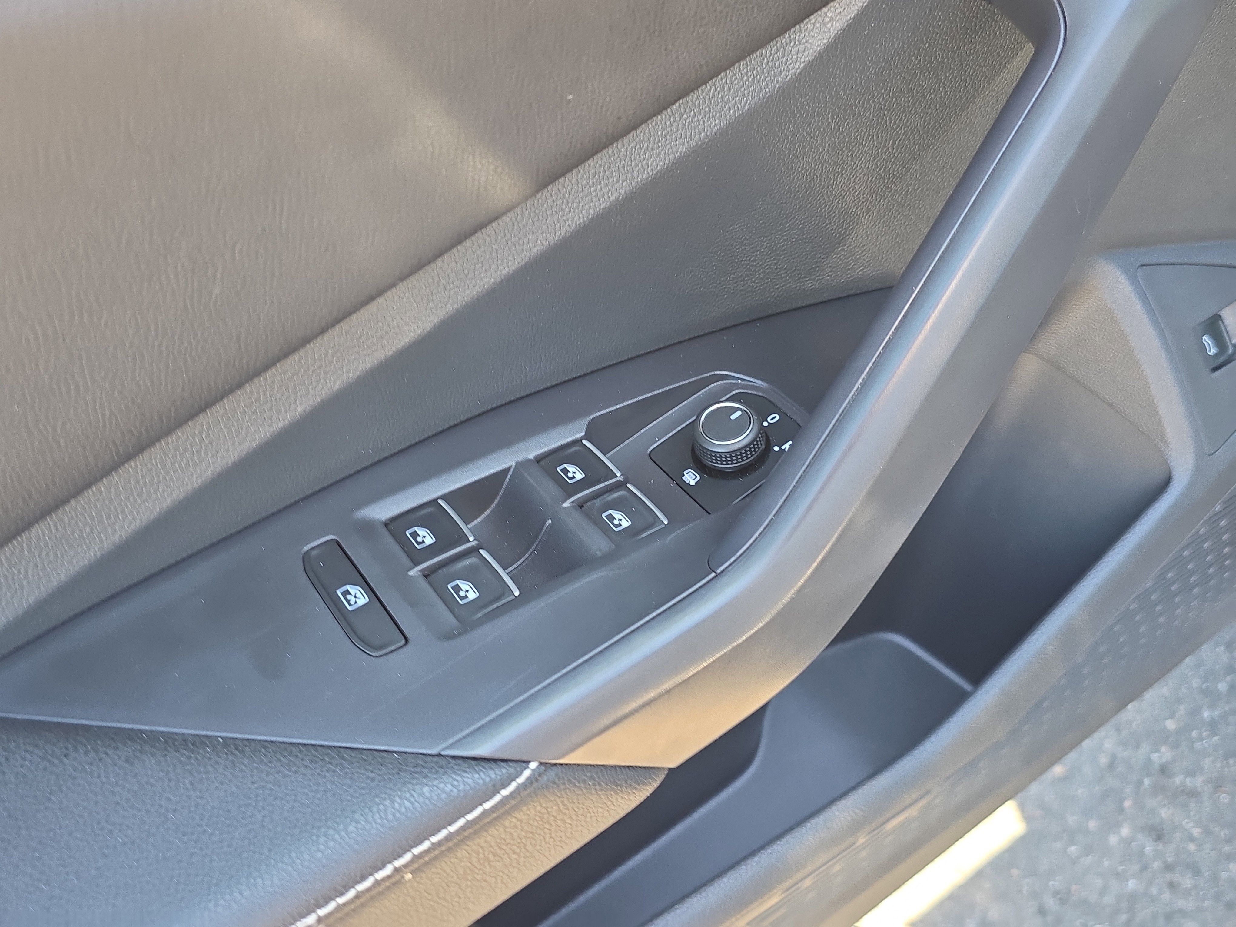 Used 2025 Volkswagen Jetta S image 19