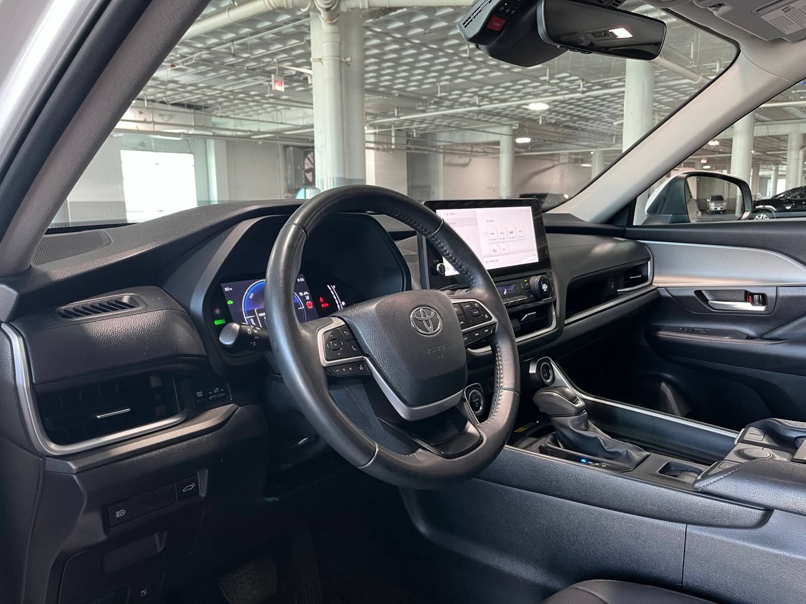 Used 2024 Toyota Grand Highlander AWD Hybrid image 17